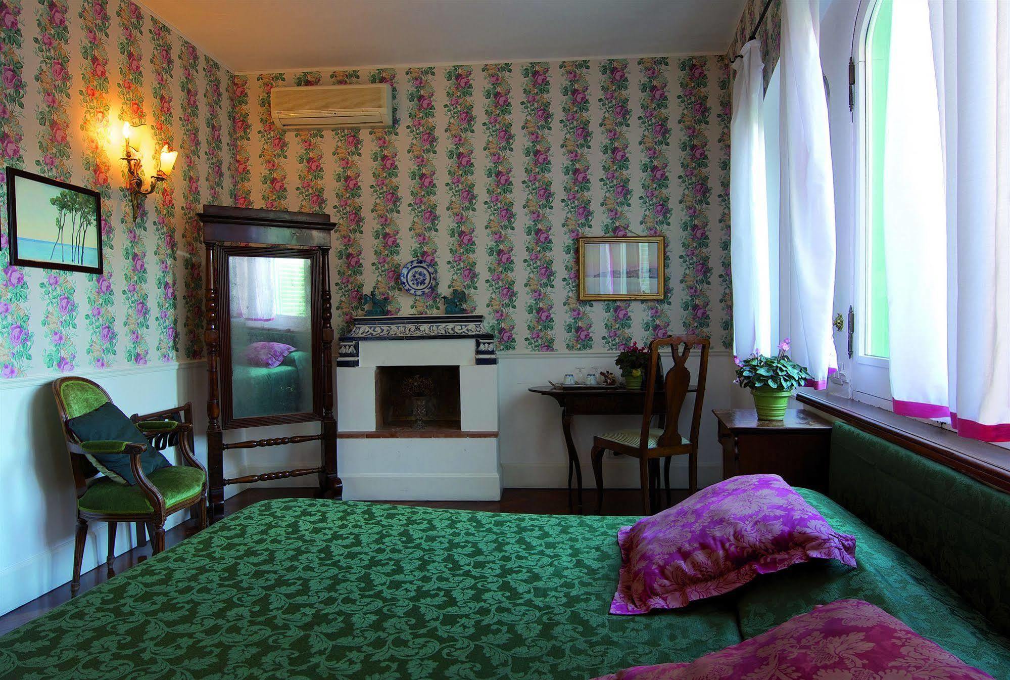 Arco Dei Tolomei Bed and breakfast