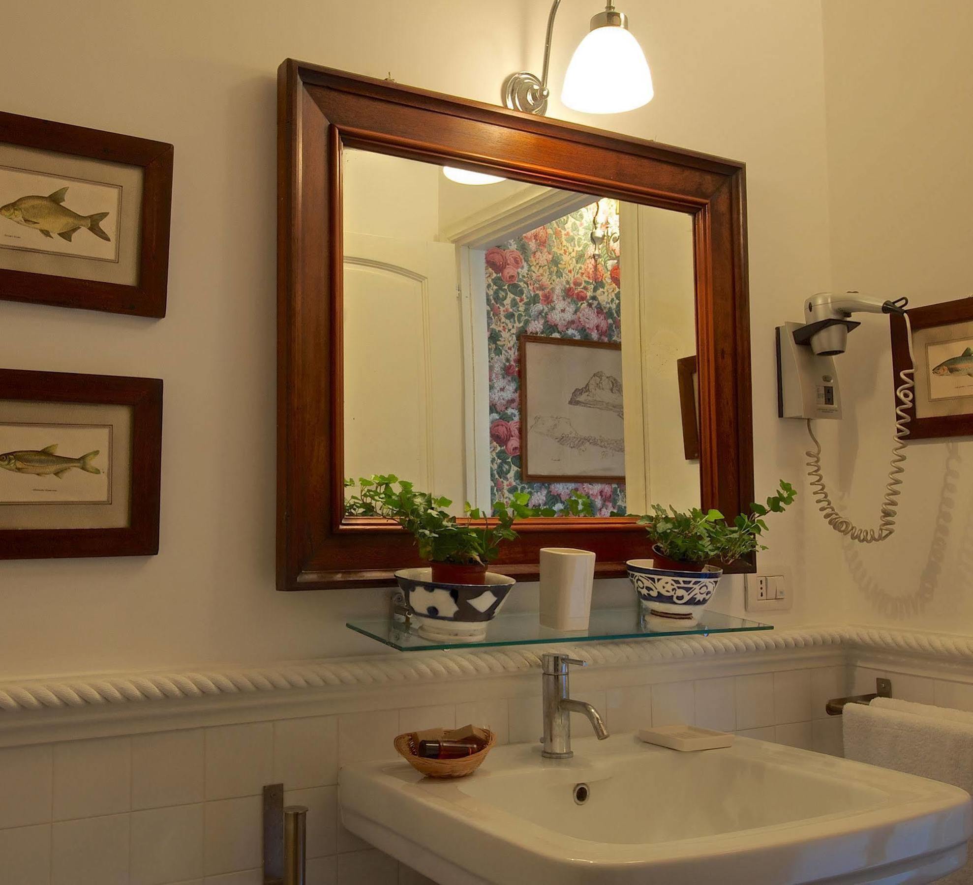 Arco Dei Tolomei Bed and breakfast
