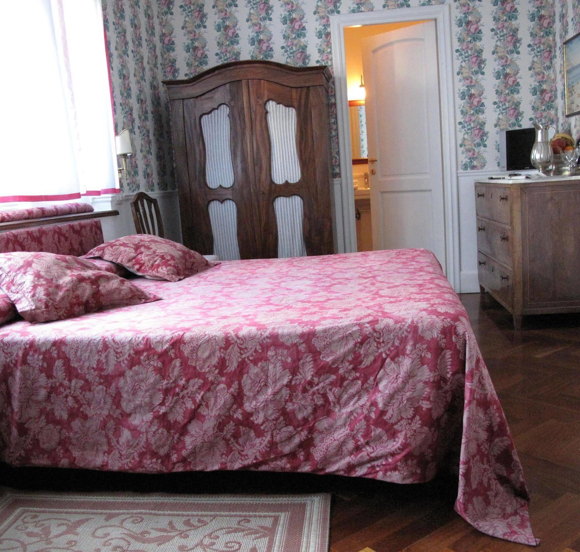 Arco Dei Tolomei Bed and breakfast